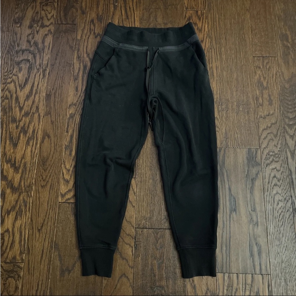 Lululemon Women's Solid Black Athletic Jogger Sweatpants Size 4 W/ Pockets